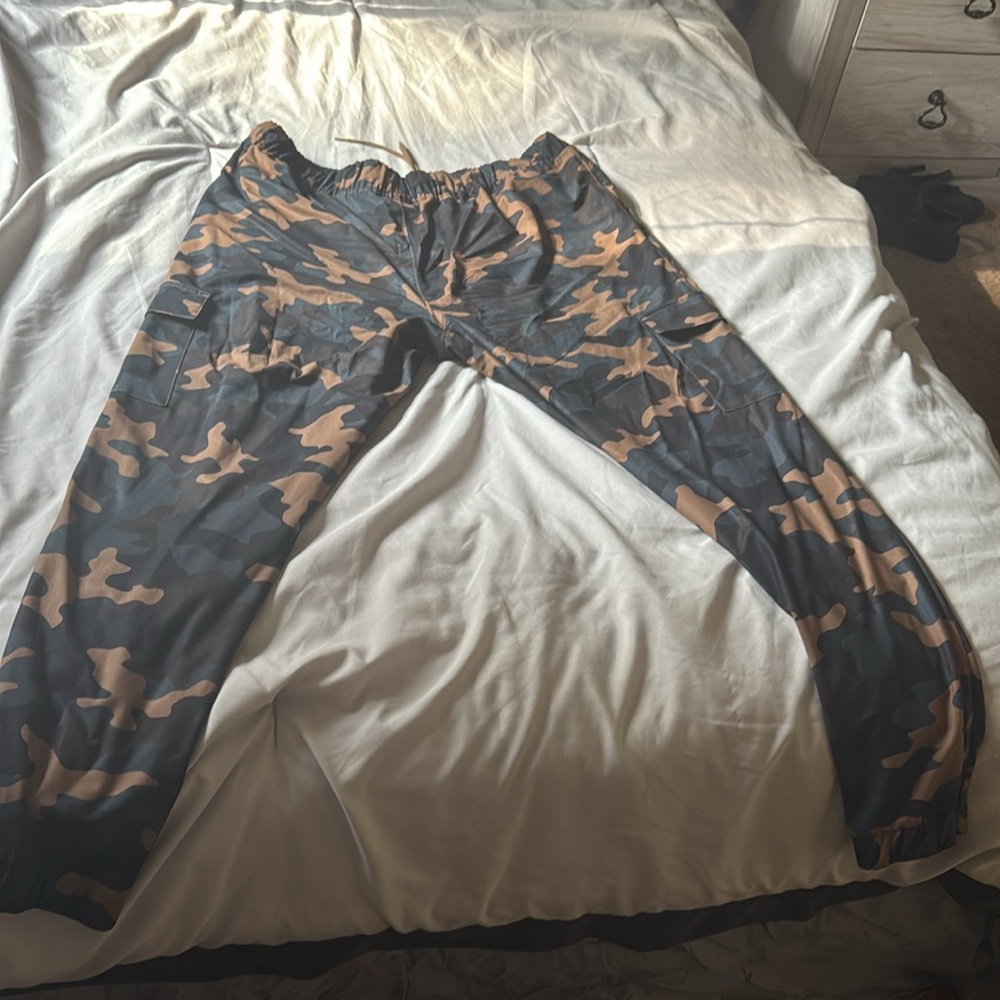 ZYIA Black and Tan Camo Cargo Pants with Jogger Style XXXL - Picture 5 of 9